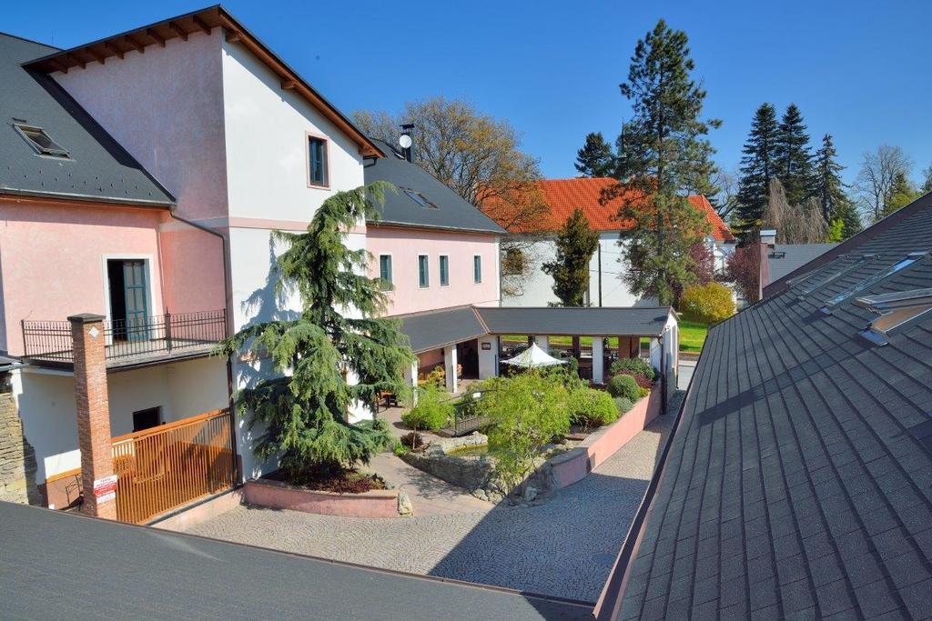 Hotel Via Ironia Vysoke Myto Exterior photo